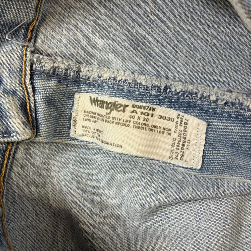 Wrangler Cowboy Cut MWZAW Light Wash Jeans Men's Size 40x30  Cowboy Western